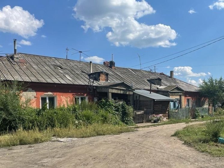 В Омске обрушился потолок в доме барачного типа в Ленинском округе