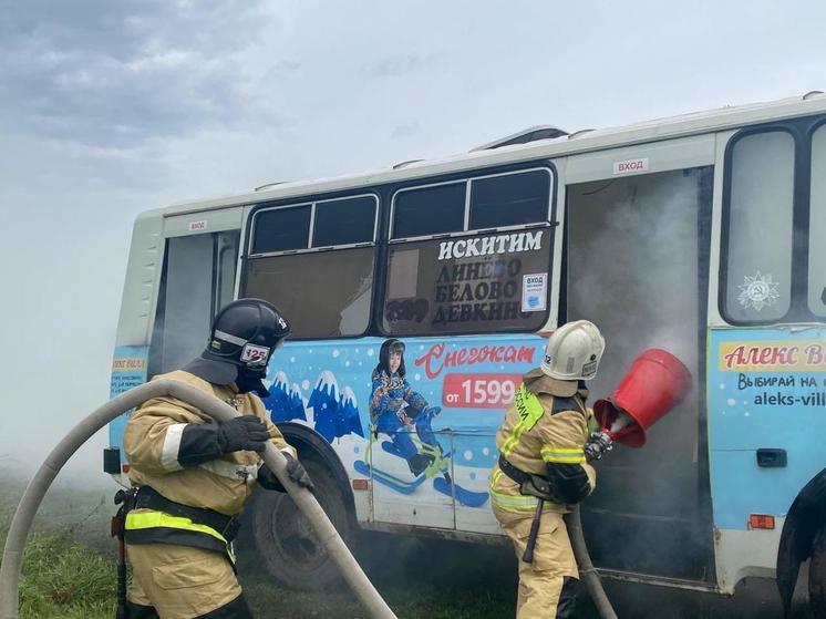 Под Новосибирском силовики отработали предотвращение теракта в автобусе