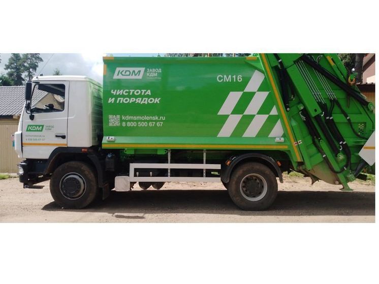 В Смоленске испытывают новый мусоровоз местного производства