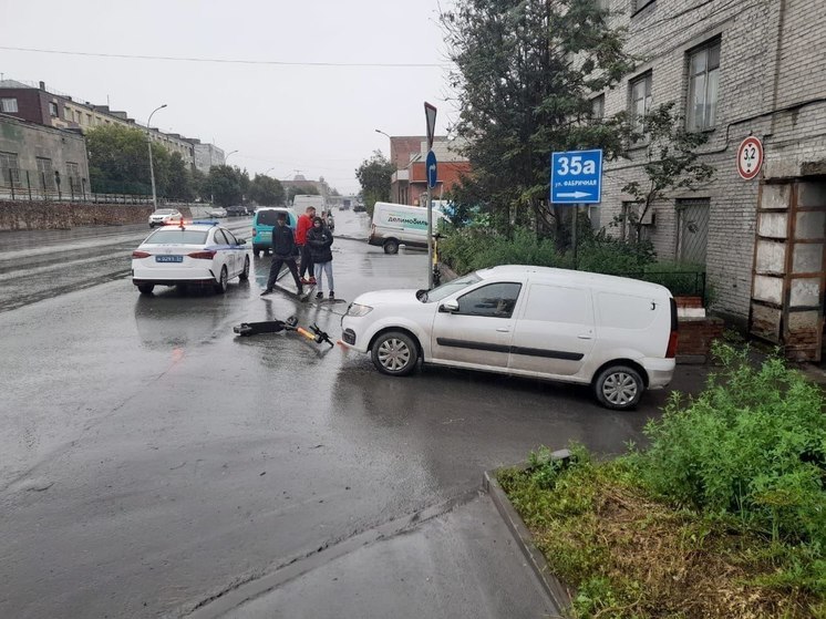 В Новосибирске водитель «Лады» сбил самокатчика