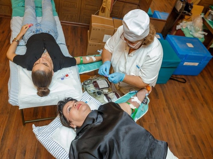 Врачи и медсестры в Люберцах сдали кровь для участников СВО