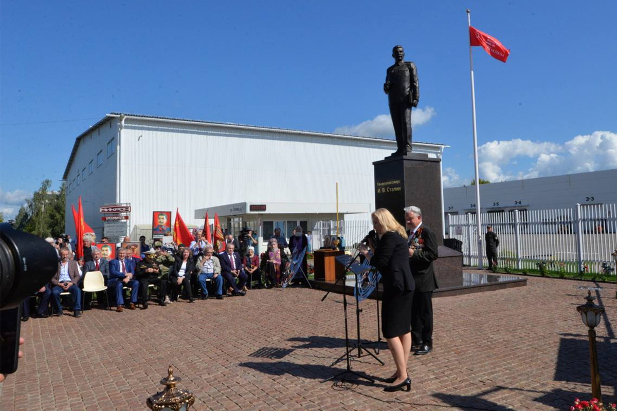 Мария Шукшина объяснила открытие памятника Сталину, при котором