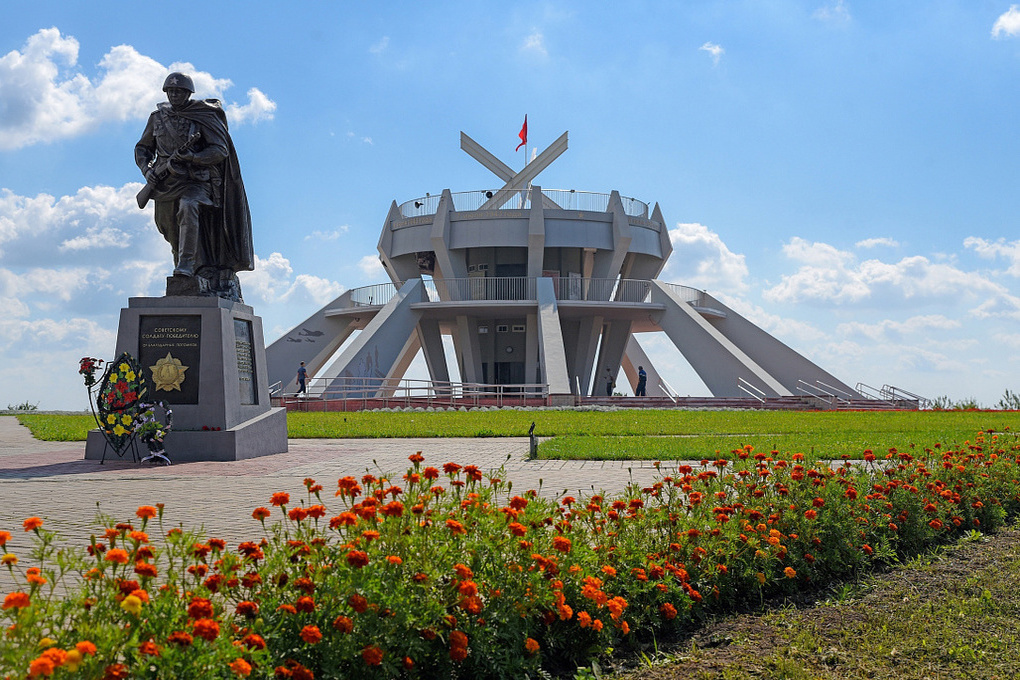 Памятники в честь героев Курской битвы отремонтировали за 9 млн рублей