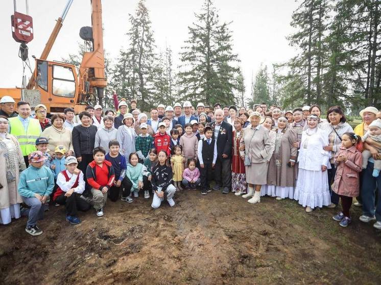 В селе Эльгяй Сунтарского района Якутии установили первую сваю  новой врачебной амбулатории