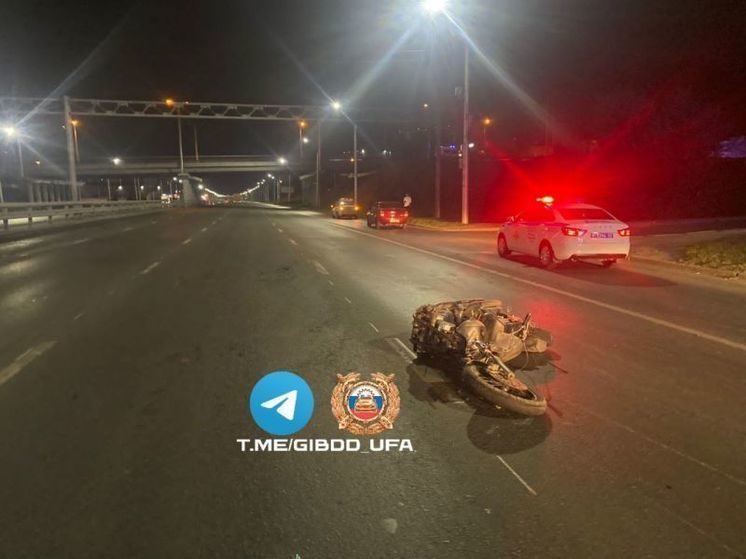 Мотоциклист и его пассажирка получили тяжелые травмы в ДТП в Уфе