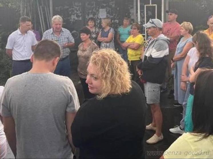 Жители пензенского поселка ЗИФ задали острые вопросы главе администрации Октябрьского района