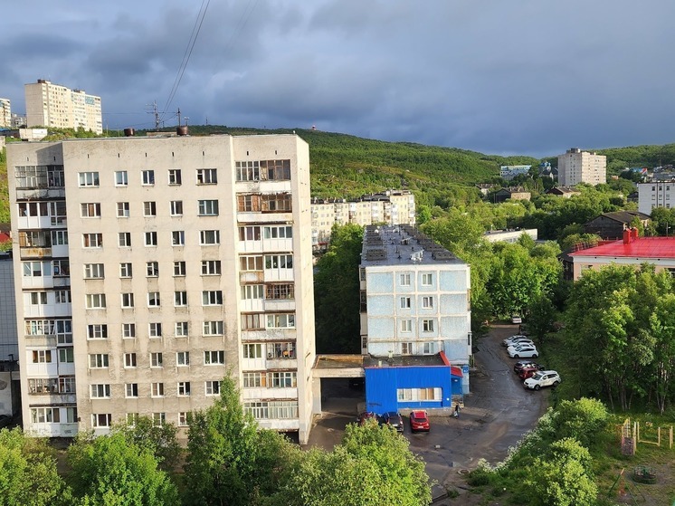 В Североморске затопило улицы после сильного ливня