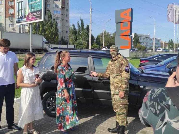  Астраханские спортсмены подарили автомобиль для передовой