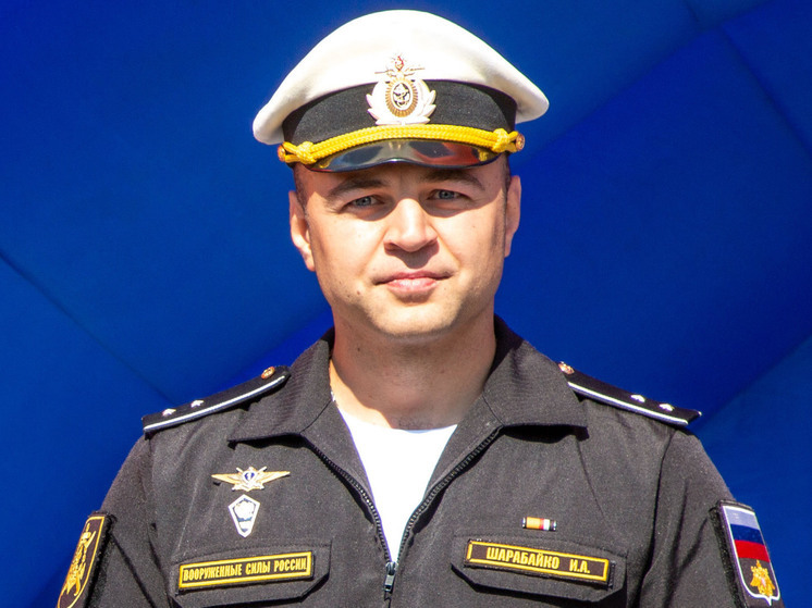 Прибывший в Салехард мичман БДК призвал ямальцев поступать на службу на флот
