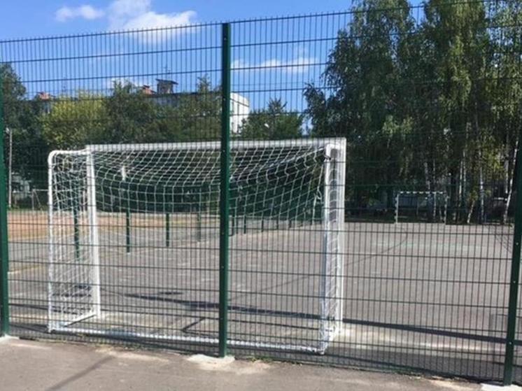 В Фокинском районе Брянска строят четыре спортплощадки