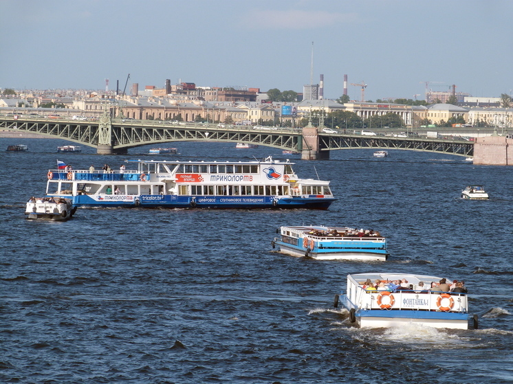 Петербург посетило более 4 миллионов путешественников за полгода