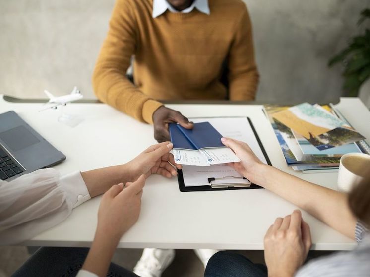 Семью россиян лишили шенгенских виз и депортировали из Норвегии