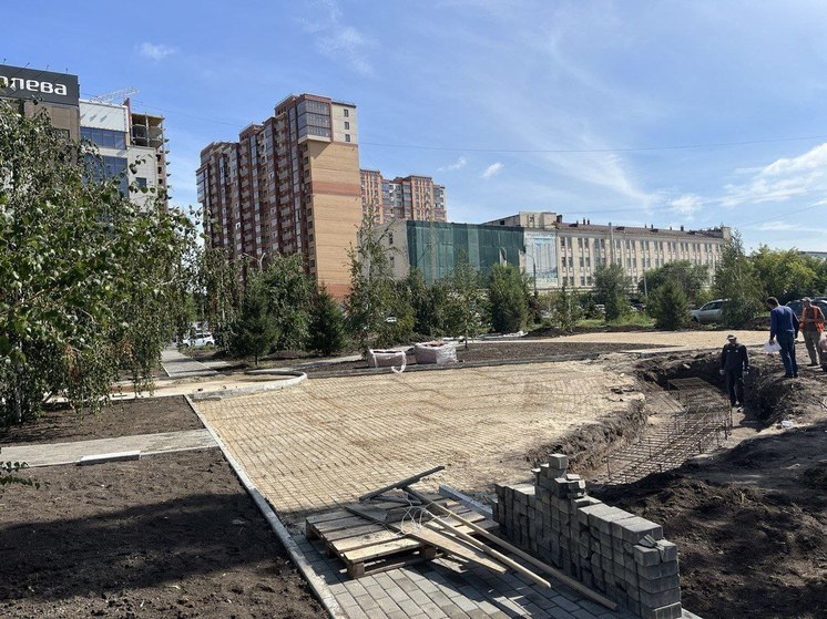 Зампрокорура Омска Лазарчук проверил ход работ по благоустройству сквера им. А.И. Казанника