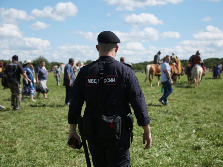 Российский полицейский годами работал по поддельному диплому и был уволен