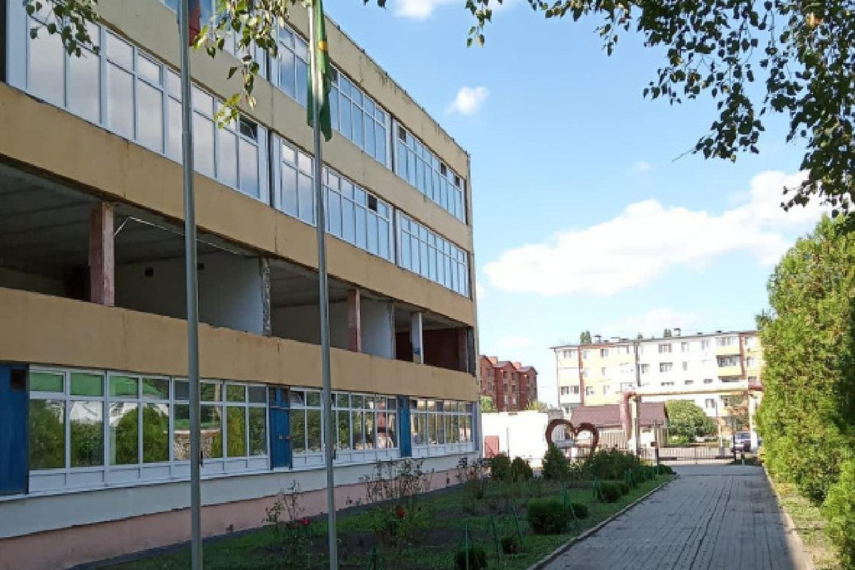 В Валуйках продолжается капремонт школы №4 за 118 млн рублей