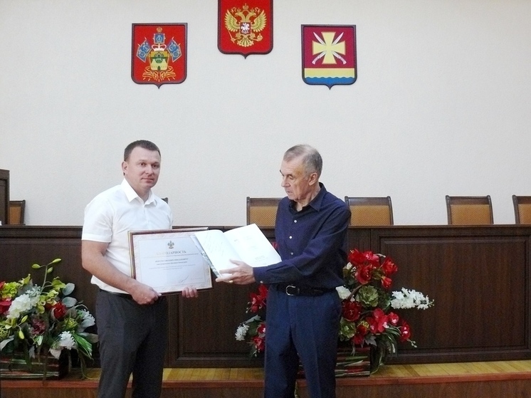 Главу Динского муниципалитета наградили благодарностью ЗСК