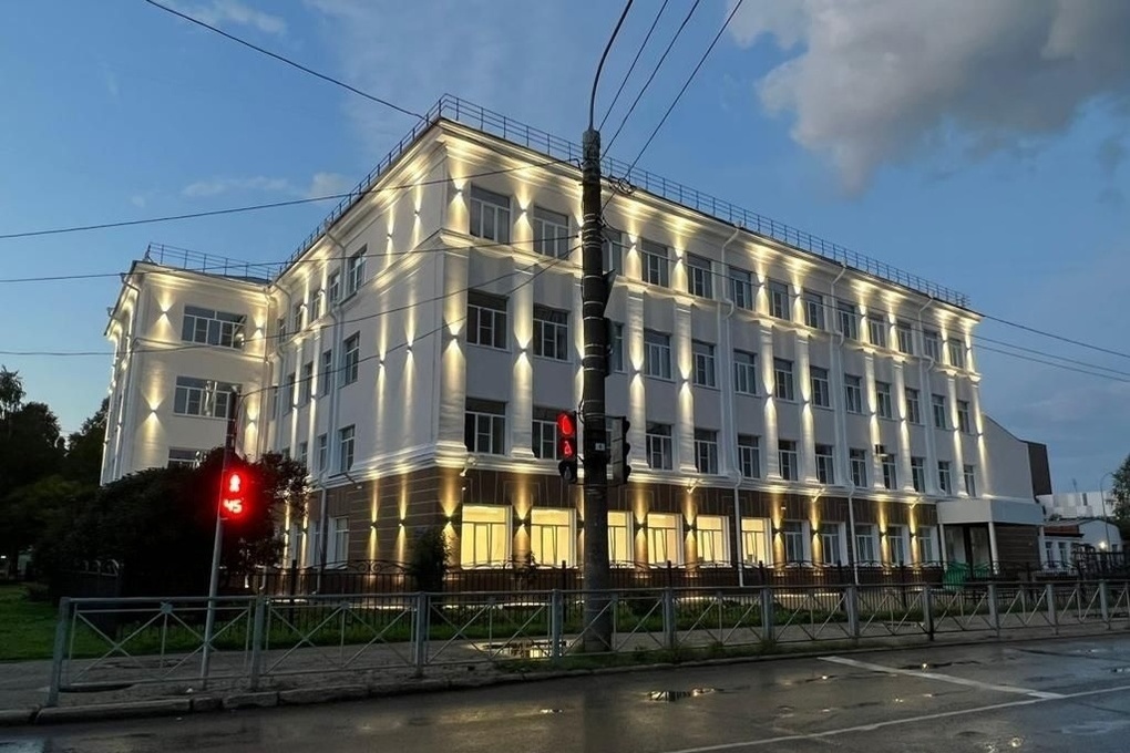Пушкинскую школу в Архангельске украсит вечерняя подсветка