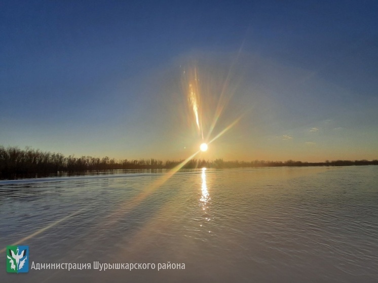 Жителей 2 районов Ямала предупредили об усилении ветра до 20 метров в секунду