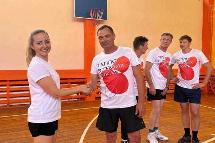 Энергетики из Хакасии провели товарищеский матч по волейболу