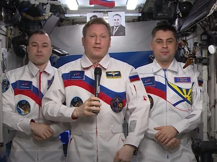 Российские космонавты поздравили с МКС жителей Екатеринбурга