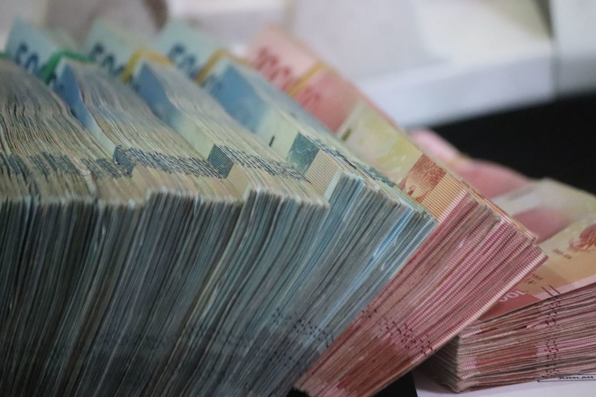 Двоих Кизнерских чиновников подозревают в получении взяток