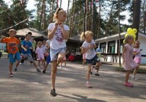 В честь праздника для детей участников СВО, а также ребят с ограниченными возможностями и из многодетных семей в парк-отеле «Русский» провели  праздничную программу «Три спаса»