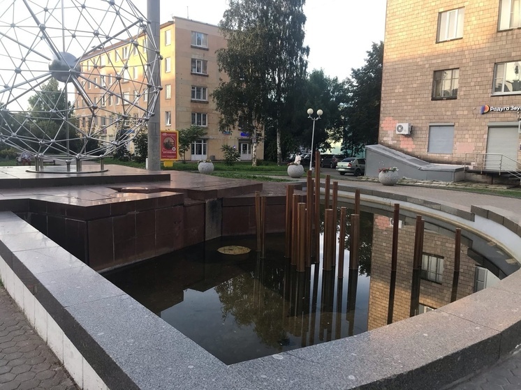 Фонтан в центре Петрозаводска сломался