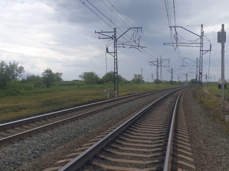 Поезд сбил подростка в Кузбассе