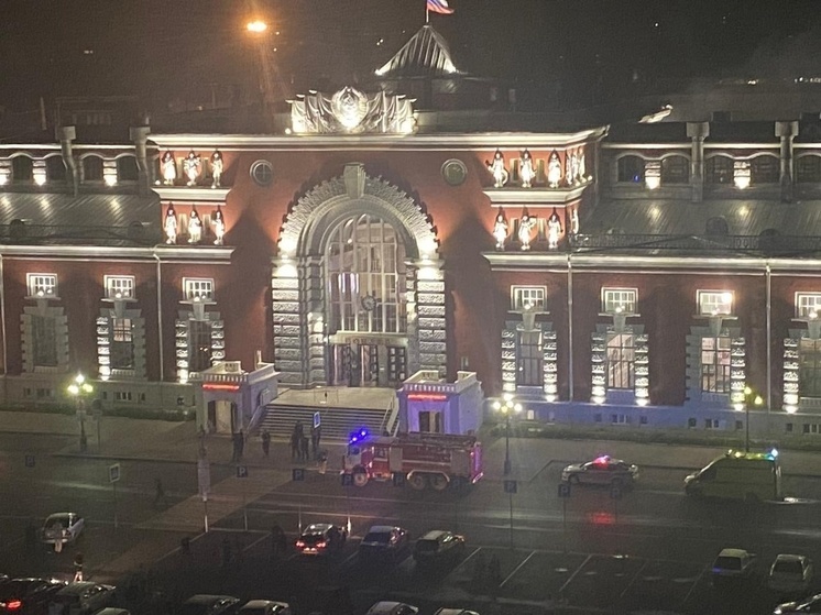 Рогов: Рогов: беспилотник ВСУ врезался в железнодорожный вокзал Курска