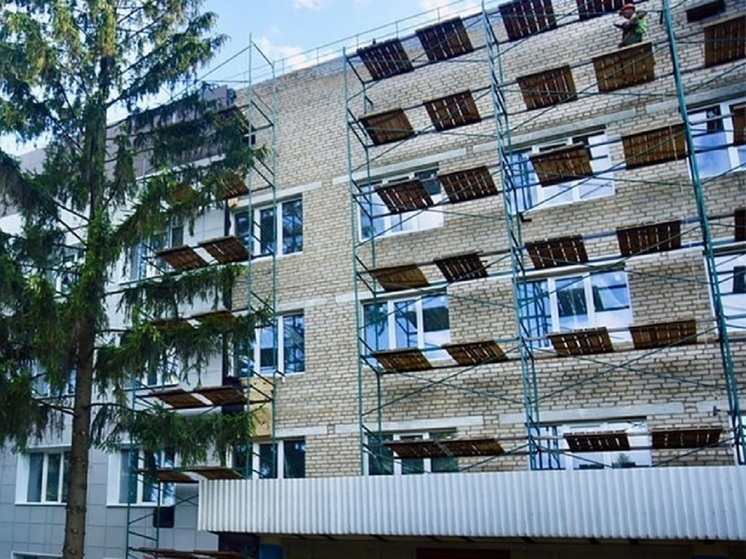 Капремонт поликлиники Мценской ЦРБ за 129 млн рублей завершится в этом году