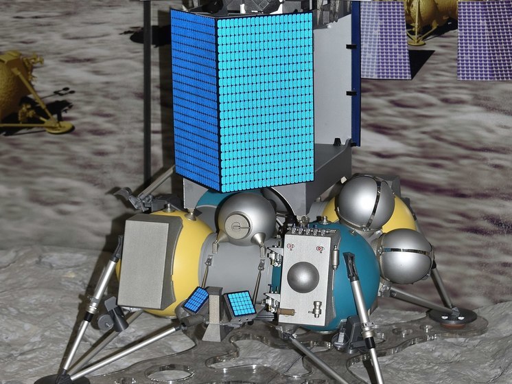 "Роскосмос": станция "Луна-25" врезалась в Луну и прекратила существование