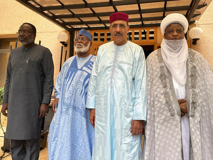 Ниамей отказался освободить президента Базума