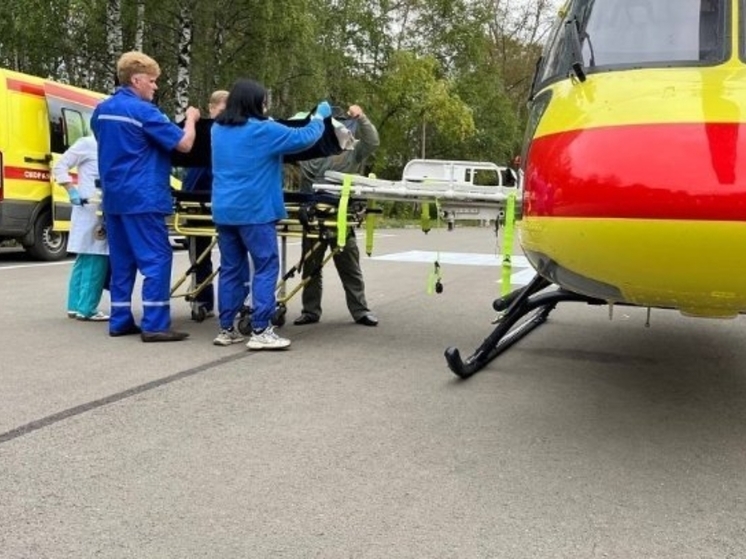 Упавшего с велосипеда мальчика из Глазова доставили в Ижевск на вертолете санавиации