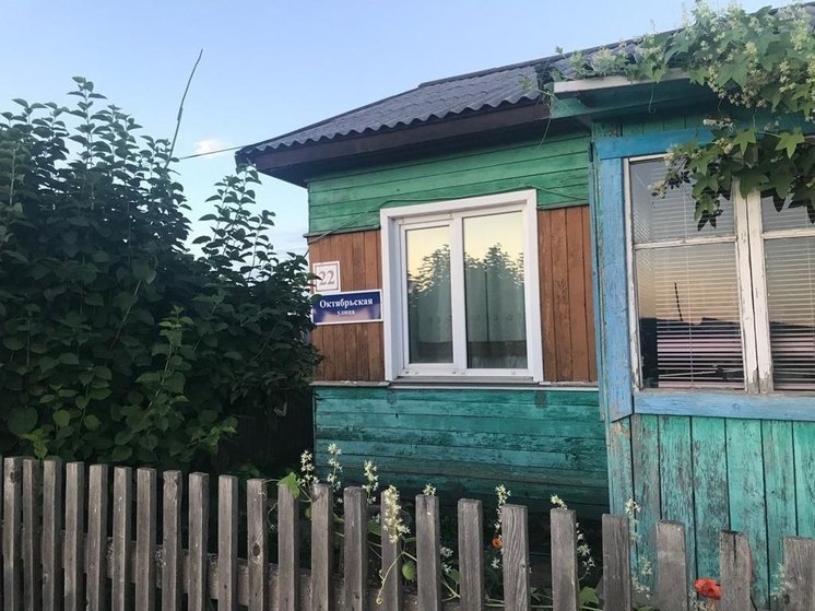 Семь человек тушили частный дом на Сахалине