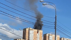 Пожар произошел в высотке на Дмитровском шоссе: кадры очевидца