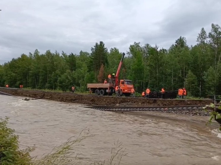 В Бурятии в месте размыва железной дороги БАМа погиб железнодорожник