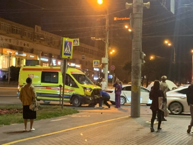 ДТП с участием скорой помощи произошло в Ижевске