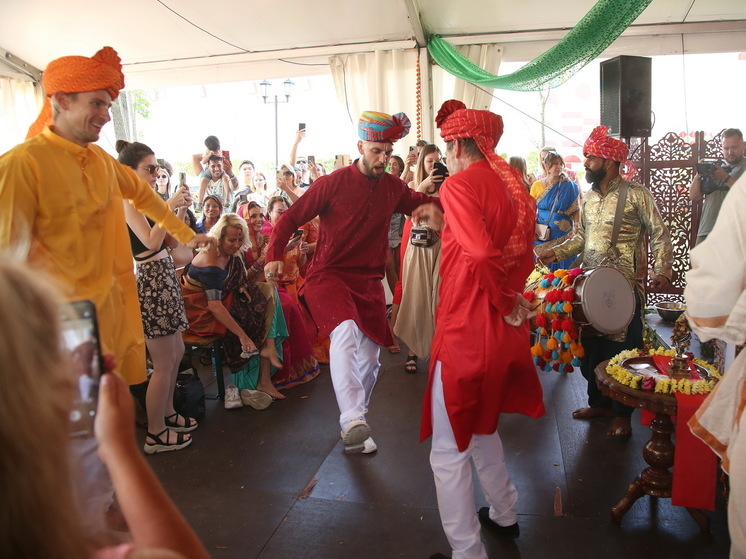 Вернувшиеся на Украину индийские студенты пожаловались на агрессию