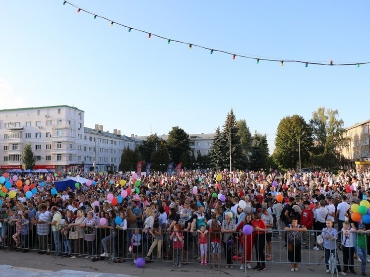 В Новомосковске на Дне площади выступят Uma2rman и Доминик Джокер