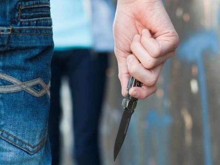 В Калмыкии подросток ударил отчима ножом