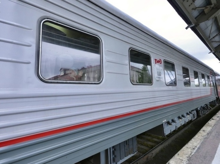 Глава ЯНАО пообещал разобраться с неудобным расписанием поездов между Губкинским и Новым Уренгоем