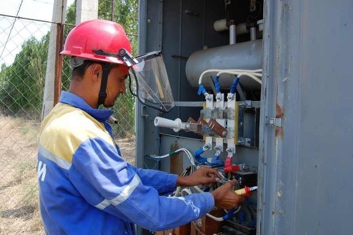 Энергетики Калмыкии отремонтировали 23 подстанции в Ики-Бурульском районе