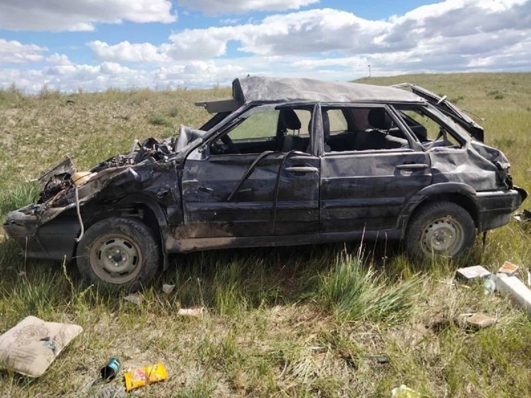 Водитель погиб в опрокинувшейся Lada в Забайкалье