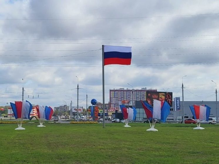 Более 150 флагов установят на проспекте Московском в Брянске