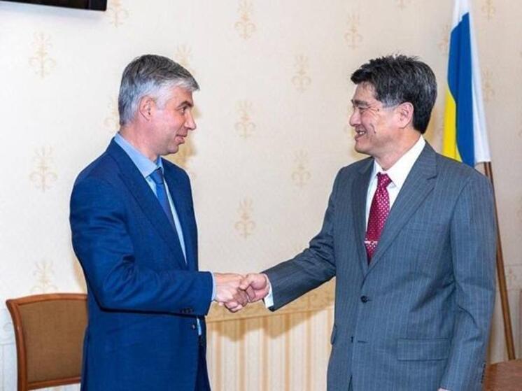 Алексей Логвиненко встретился с Чрезвычайным и Полномочным Послом Королевства Таиланд в России