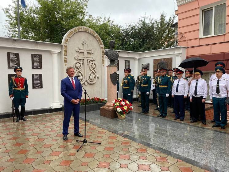 В Курске открыли бюст Героя Советского Союза Николая Черных