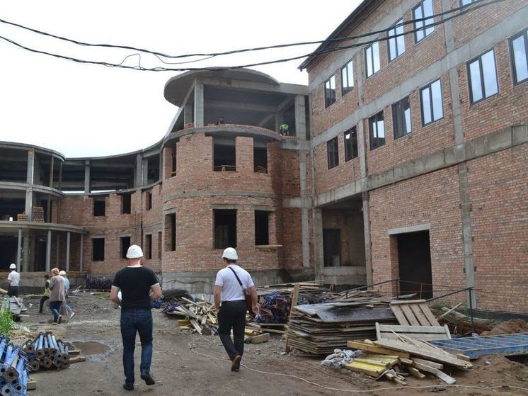 Власти отчитались о ходе строительства пансионата для ветеранов в Хакасии