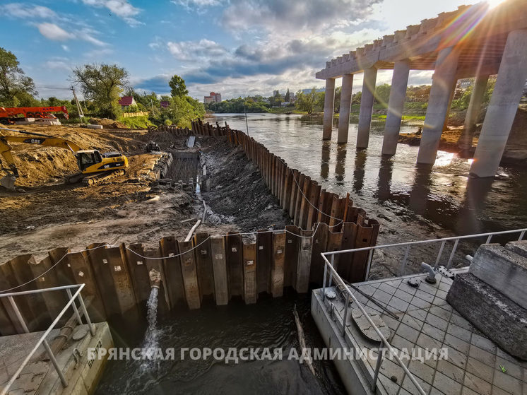 Строительство последней опоры Славянского моста завершается в Брянске