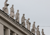 22 скульптуры, венчающие главное здание “Ленинки”, находятся в аварийном состоянии
