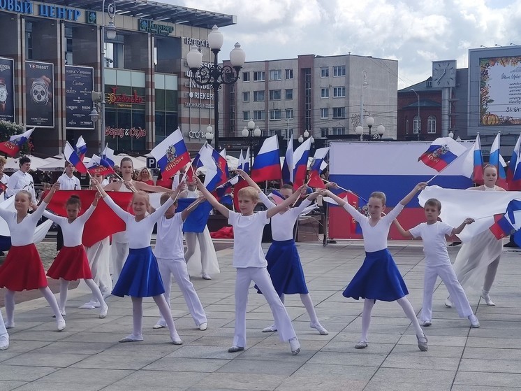 День флага России отметили в Калининграде